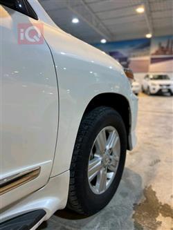 تۆیۆتا لاند کروزەر